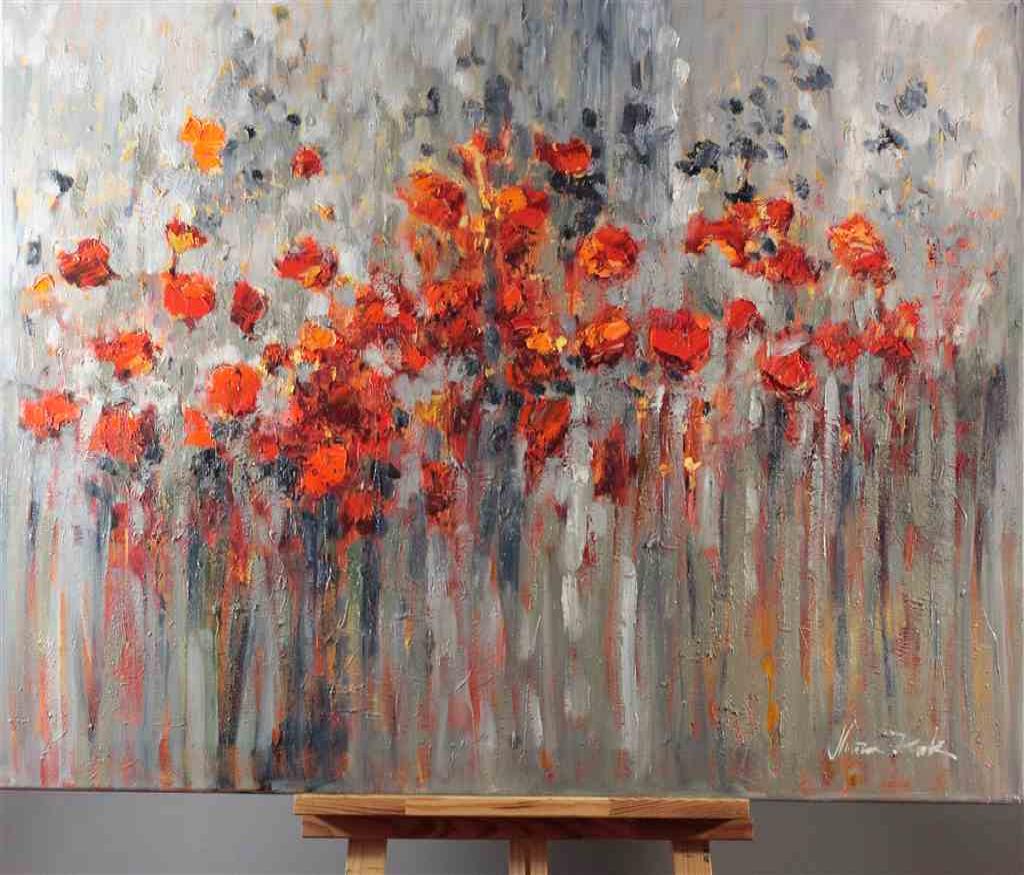 Popielate pole makowe